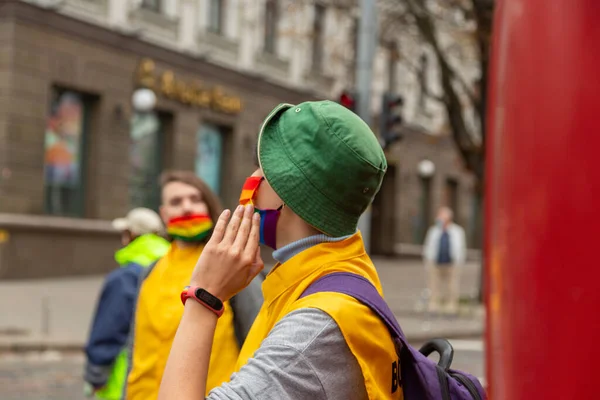 Kyiv Ukraine 2021 Pride Parade 行进中的志愿者帮助参与者 Lgbtq概念 — 图库照片