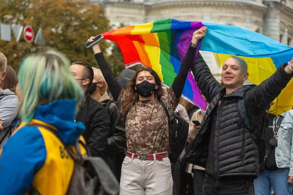 Κίεβο Ουκρανία 2021 Pride Parade Ένας Εθελοντής Μιλάει Ένα Μεγάφωνο — Φωτογραφία Αρχείου