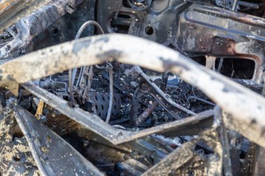 Kyiv, Ukrayna 02.27.2022: Kiev 'in bombalanmasından sonra yangın. Rus ordusunun Ukrayna 'ya karşı saldırısı. Kyiv yerleşim bölgesine füze saldırısı. Sivillerin bombalanması. Şehrin yerleşim bölgesinde patlama meydana geldi..