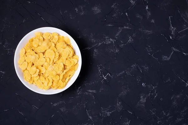 Weiße Cornflakes Schale Auf Dunklem Hintergrund Konzept Von Oben — Stockfoto