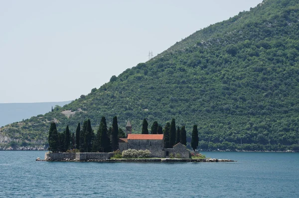 St. george eiland in de buurt van perast — Stockfoto