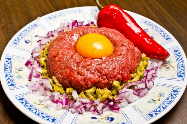 Steak tartare traditionnel — Photo