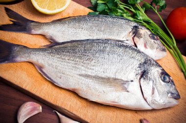 Eşkine balıklar hazırlık için hazır