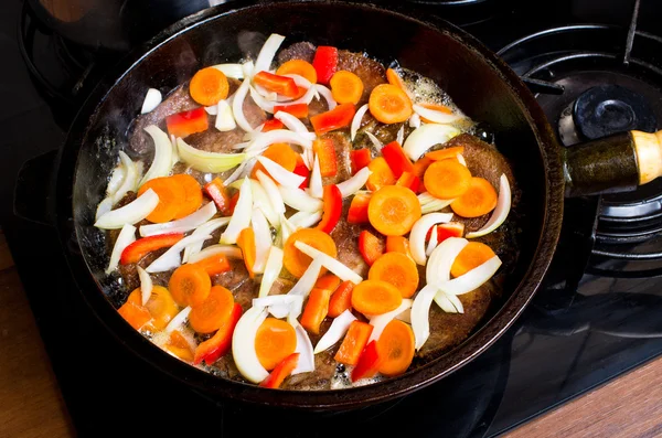 Verduras en la sartén — Foto de Stock