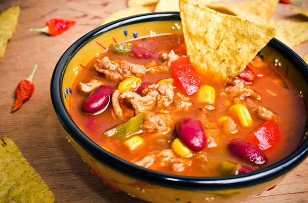 Mexikansk soppa med tacos Stockbild