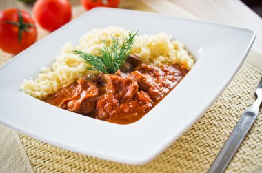 kuskus ile domates köri