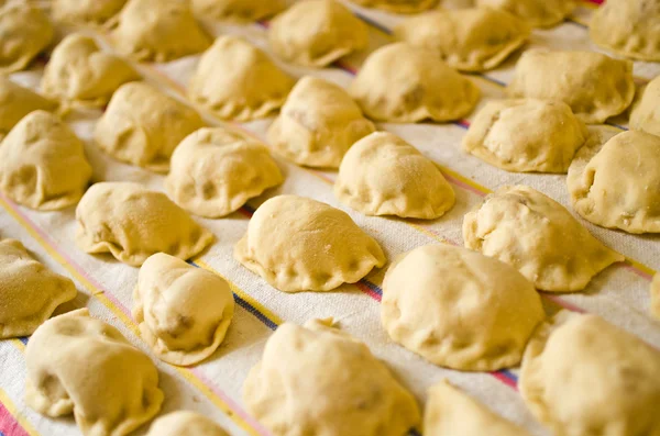 Dumplings durante a preparação — Fotografia de Stock