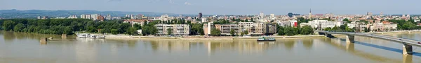 Cidade panorâmica de Novi Sad, Sérvia — Fotografia de Stock