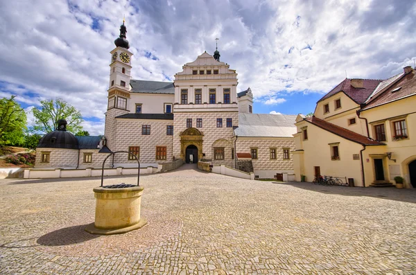 Pałac w pardubice, Republika Czeska — Zdjęcie stockowe