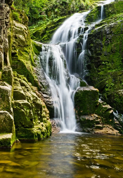 Berömda kamienczyk vattenfall, Polen — Stockfoto