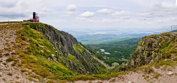 Valle di Sniezne Kotly nelle montagne di Karkonosze, Polonia — Foto Stock