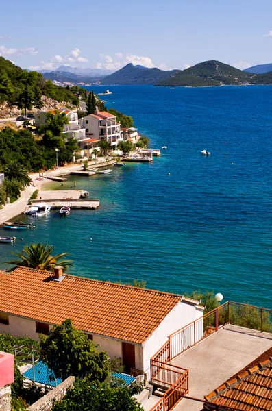 Houses on Croatian seashore — Stock Photo, Image