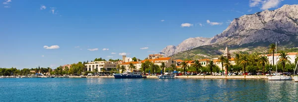 Panorama de la ciudad de Makarska, Croacia — Foto de Stock