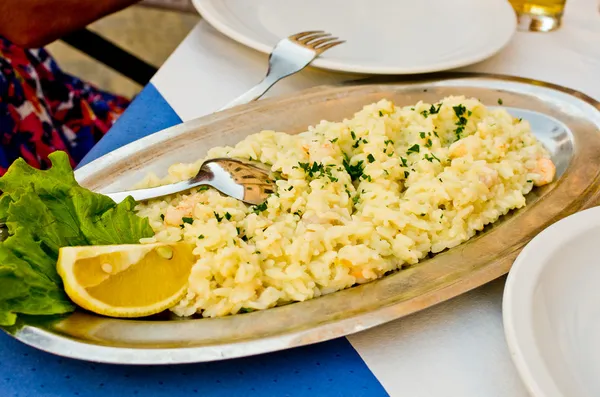 Karides ile geleneksel risotto — Stok fotoğraf