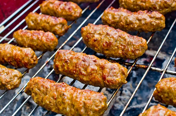 Cevapi på bbq — Stockfoto