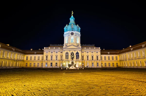 Palác Charlottenburg v Berlíně, Německo — Stock fotografie