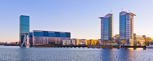 Modern buildings near Spree river in Berlin, Germany — Stock Photo, Image