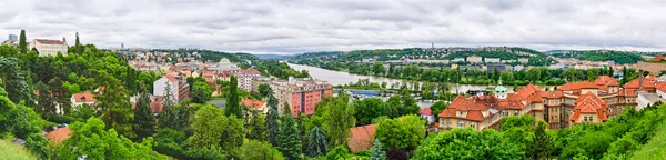 Panorama na Wełtawie w Pradze, Republika Czeska — Zdjęcie stockowe