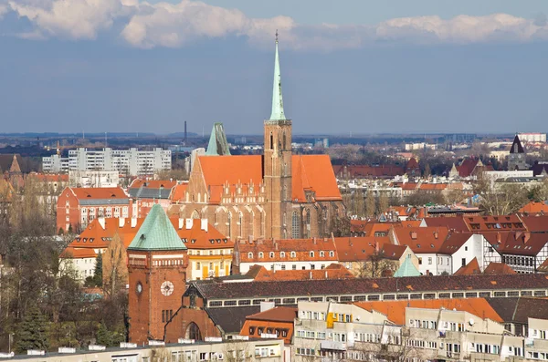 Paisaje urbano de Wroclaws con iglesias en la isla de Tum, Polonia — Foto de Stock