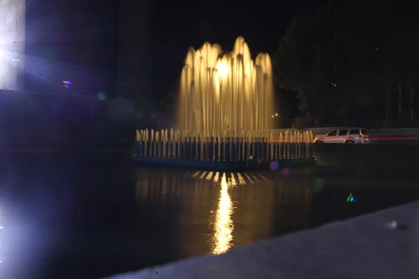 Fonte de Trevi famosa no centro de Armenia, Yerevan — Fotografia de Stock