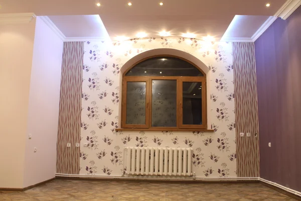 Geniş oturma odası.