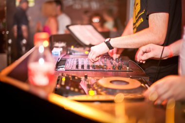 DJ karıştırma