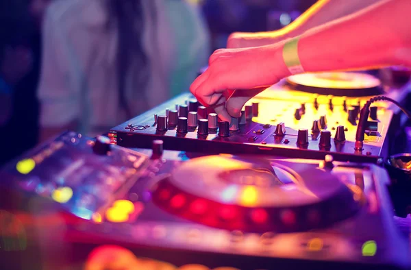 DJ karıştırma