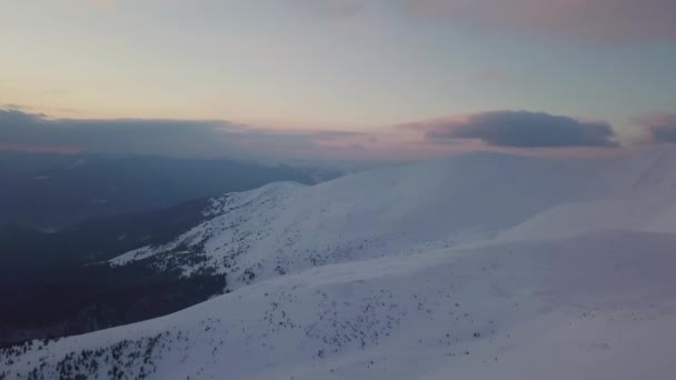 Vue Aérienne Sommet Enneigé Des Montagnes Lever Soleil — Video