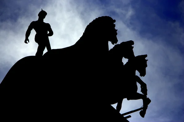 Статуя Куадрига в Мадриде, Испания — стоковое фото