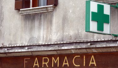 İtalyan eczane işareti ve Dükkanı