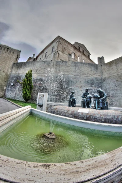 Fontän i Offida, Italien — Stockfoto