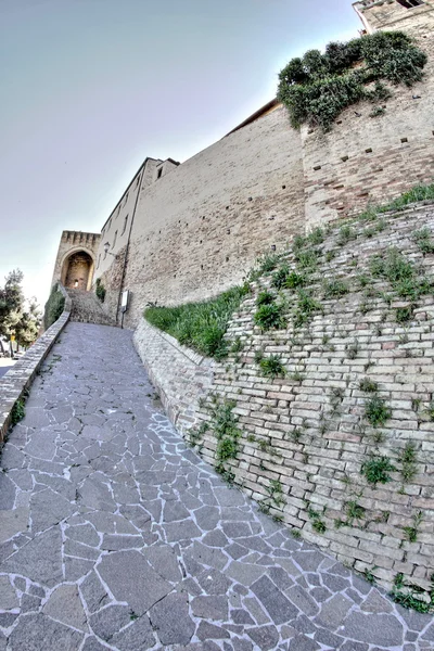 Mittelalterliche Gasse im Fischaugenschuss — Stockfoto