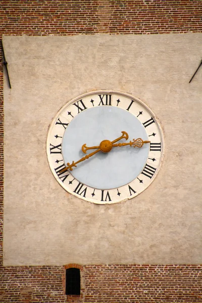 Ρολόι Πύργου στη Καστελφράνκο Βένετο, Ιταλία — Φωτογραφία Αρχείου