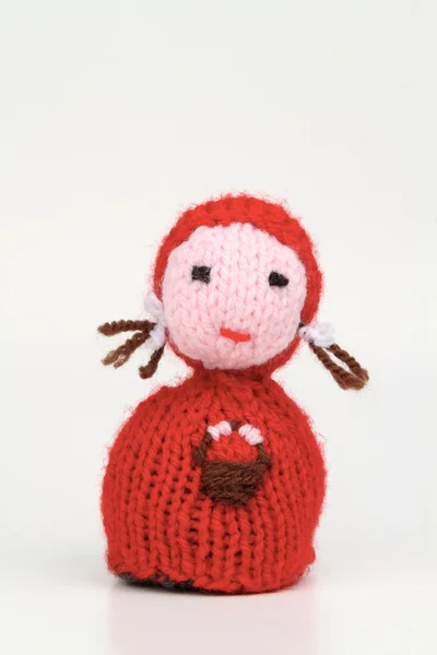 Küçük kırmızı başlıklı kız yün bebek — Stok fotoğraf