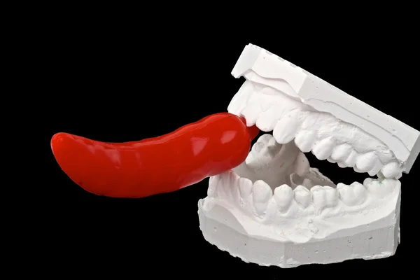 Zubní dojem s red hot chilli — Stock fotografie