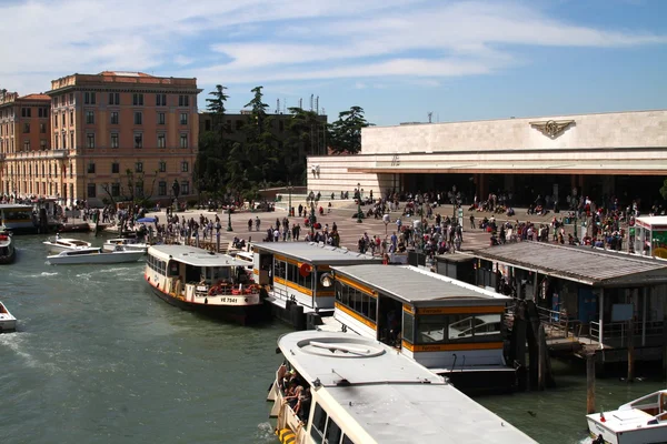 Estação ferroviária em Veneza, Itália — Fotografia de Stock