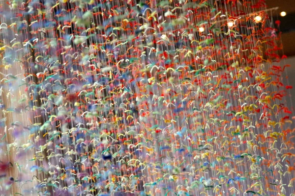 Vidya Gastaldon installazione Scala mobile Rainbow Rain — Foto Stock
