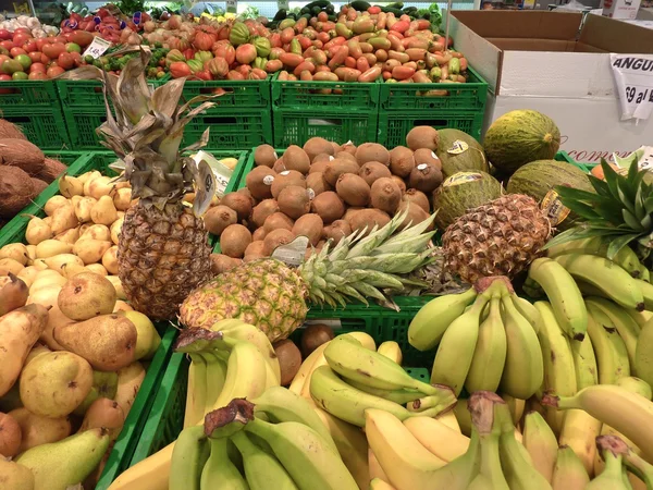 Früchte auf dem Markt — Stockfoto