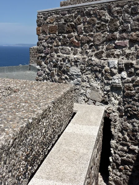 As paredes de pedra da fortaleza de Castelsardo, Sardenha — Fotografia de Stock