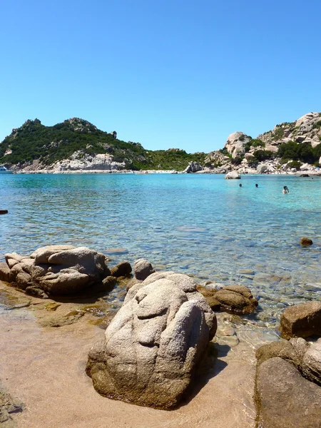 Rocas y mar en el archipiélago de La Maddalena, Isla Spargi, Cerdeña — Foto de Stock