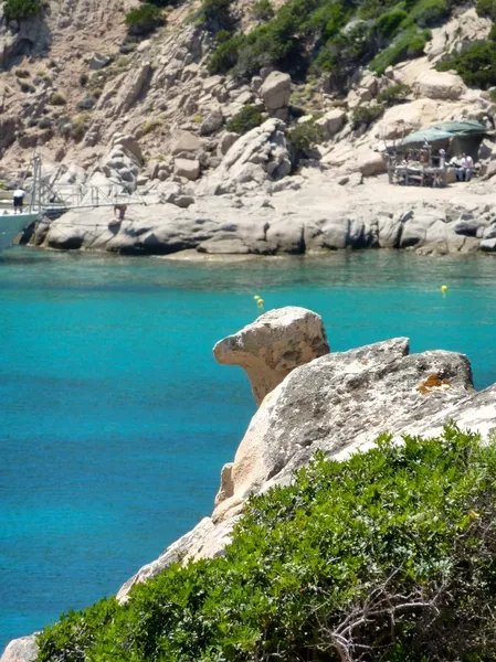 Skały i morze w archipelagu la maddalena, wyspa spargi, Sardynia — Zdjęcie stockowe