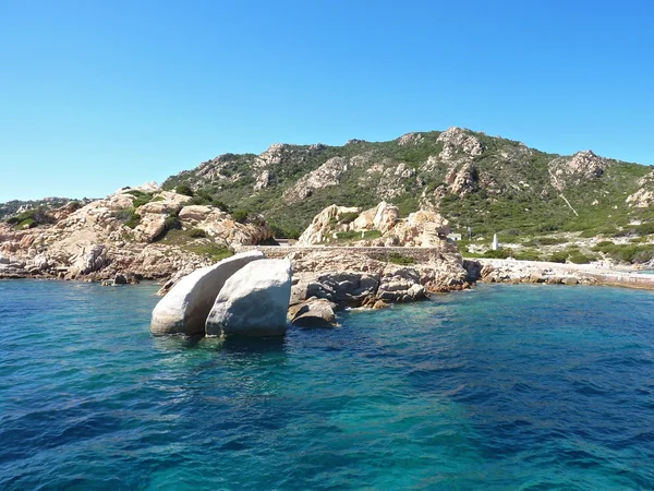 Rotsen en zee in de la maddalena-archipel, spargi island, Sardinië — Stockfoto