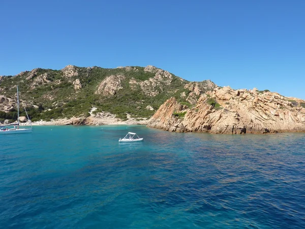 Rocas y mar en el archipiélago de La Maddalena, Isla Spargi, Cerdeña —  Fotos de Stock