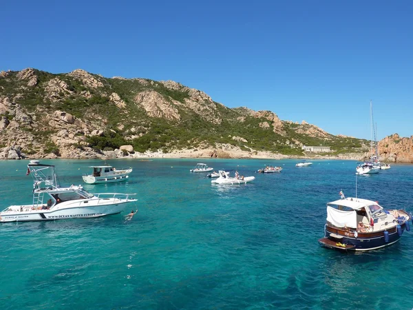 Rotsen en zee in de la maddalena-archipel, spargi island, Sardinië — Stockfoto