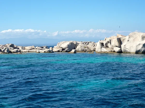 The Isuledda, also called Isola dei Gabbiani, is an almost-island in northern Sardinia, Italy, — Stock Photo, Image