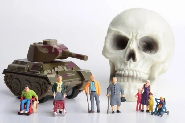 Group Miniature People War Tank — Foto Stock