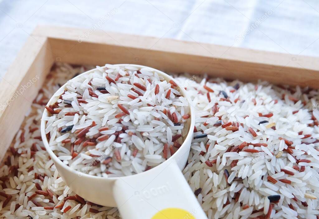 Cocina y Comida, Arroz Largo de Jazmín Marrón y Blanco, Arroz Basmati o