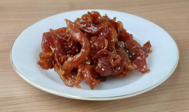 Lezzetli Etli Kurutulmuş Biftek veya Kızarmış Salamura Et.