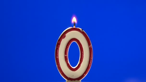 Numero 0 - zero candele di compleanno accese - spegnere alla fine — Video Stock