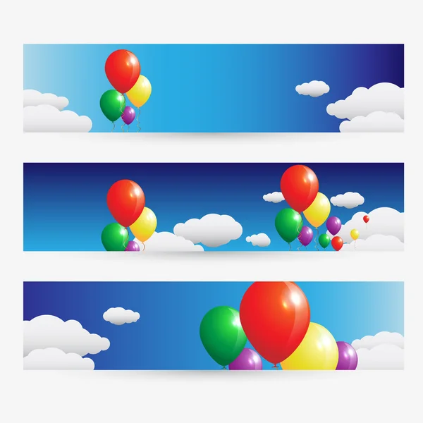 Globos vuelan sobre las nubes en el conjunto de banners de diseño del cielo — Archivo Imágenes Vectoriales